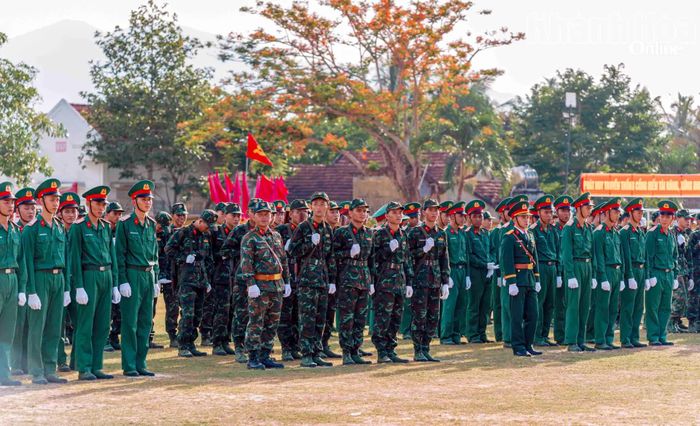 Chiến sĩ mới tham dự lễ tuyên thệ.