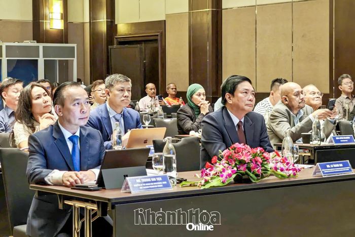 Đồng chí Lữ Thanh Hải và các đại biểu tham dự hội nghị.