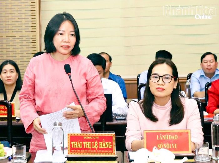 Lãnh đạo Sở Văn hóa, Thể thao và Du lịch phát biểu tại buổi làm việc.