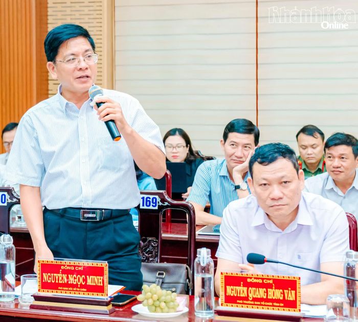 Lãnh đạo Sở Tài chính giải đáp các vấn đề địa phương kiến nghị.