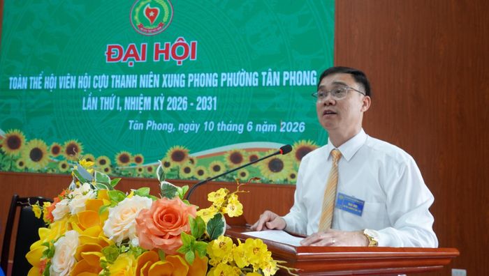 Thường trực Đảng ủy phường phát biểu tại đại hội.