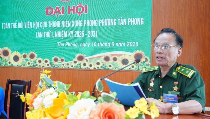 Lãnh đạo Hội Cựu TNXP tỉnh phát biểu tại đại hội.