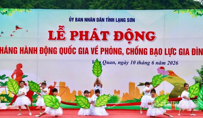 Tiết mục văn nghệ đặc sắc tại lễ phát động