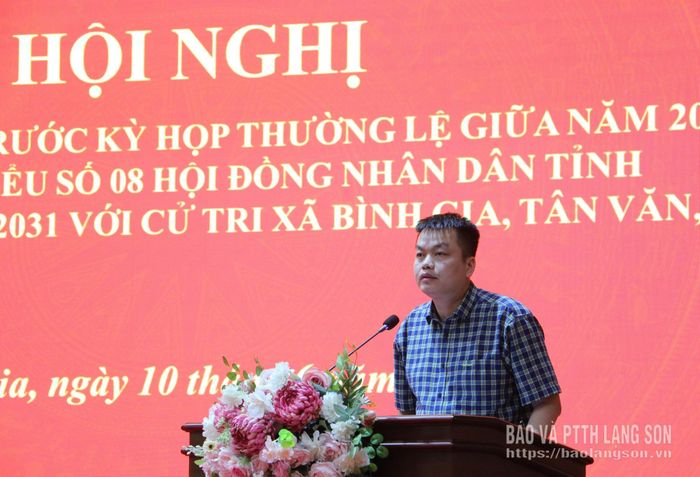 Lãnh đạo UBND xã Bình Gia làm rõ một số ý kiến của cử tri nêu ra