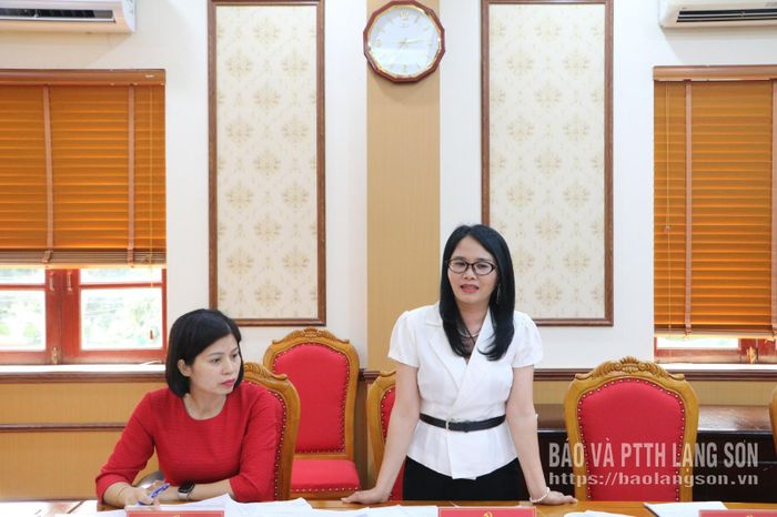 Lãnh đạo Sở Văn hóa, Thể thao và Du lịch phát biểu tại cuộc họp