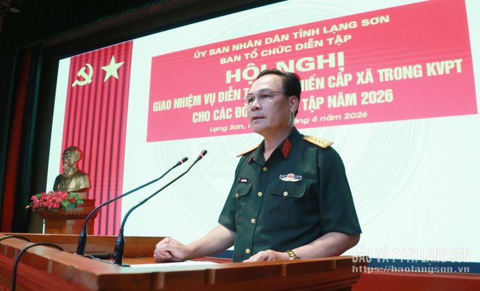 Lãnh đạo Bộ Chỉ huy Quân sự tỉnh phát biểu tại hội nghị
