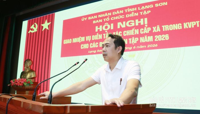Lãnh đạo UBND phường Lương Văn Tri phát biểu tại hội nghị