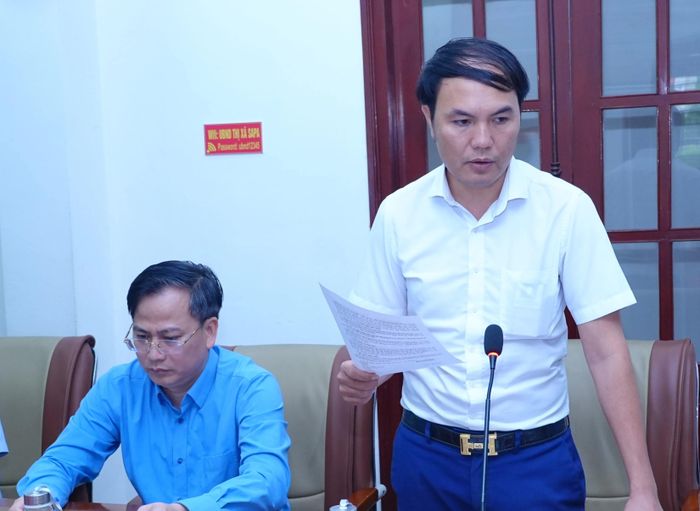 Giám đốc Ban Quản lý dự án Đầu tư xây dựng tỉnh Lai Châu báo cáo công tác bồi thường, giải phóng mặt bằng.