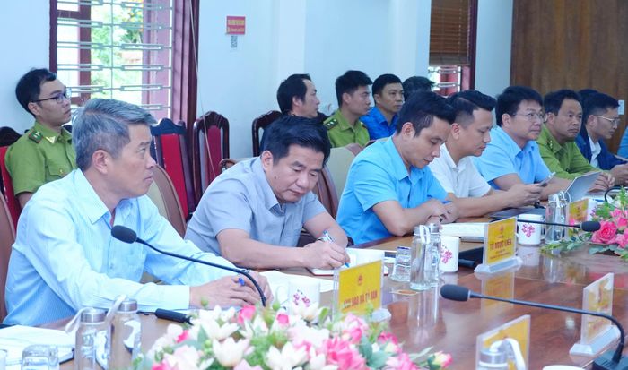 Đại biểu tham dự buổi làm việc.