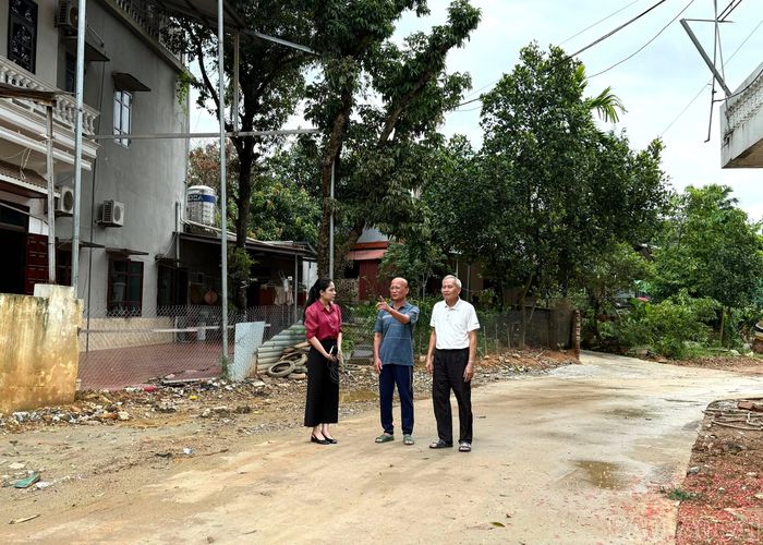 Tại tổ dân phố số 7, đường Lê Văn Tám, phường Yên Bái, một số hộ dân vẫn chịu ảnh hưởng của tình trạng ngập úng khi mưa lớn.