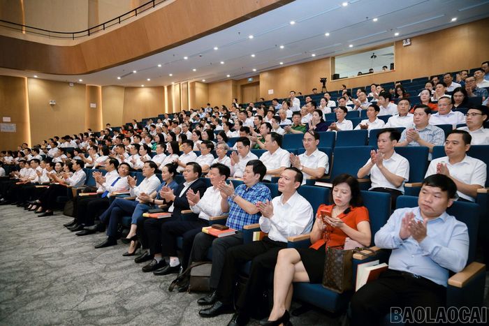 Các đại biểu dự hội thảo.