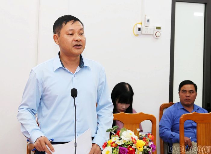 Đại diện Sở Nội vụ đã trả lời, làm rõ một số nội dung cử tri quan tâm liên quan đến công tác tổ chức bộ máy và quản lý biên chế.