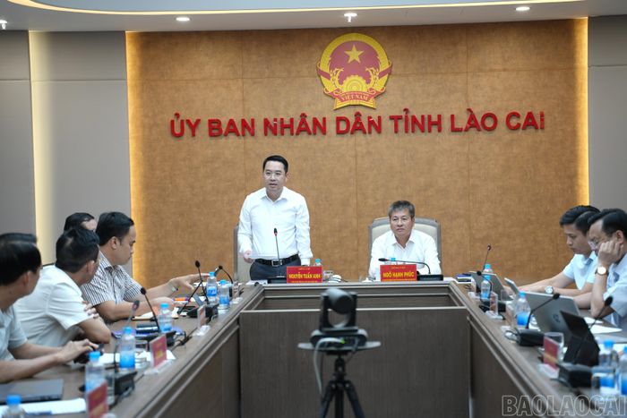 Đồng chí Nguyễn Tuấn Anh - Phó Bí thư Tỉnh ủy, Chủ tịch UBND tỉnh yêu cầu ưu tiên phát triển hạ tầng năng lượng, đẩy nhanh tiến độ các dự án điện trên địa bàn tỉnh.