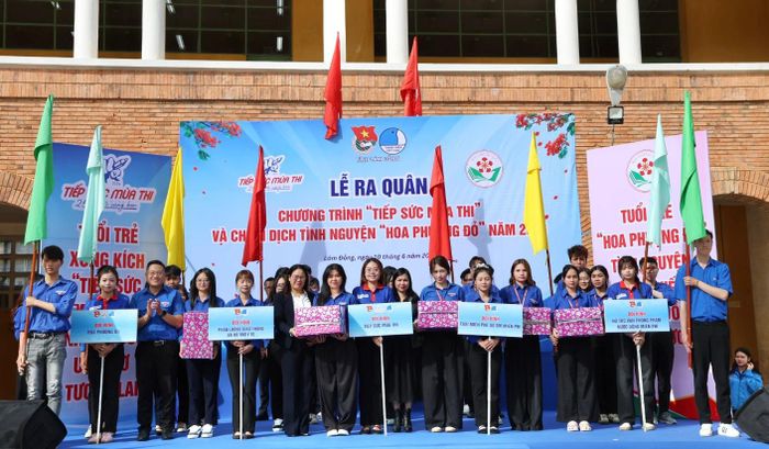 Ra mắt các đội hình tình nguyện tham gia chương trình Tiếp sức mùa thi và Chiến dịch Hoa phượng đỏ năm 2026