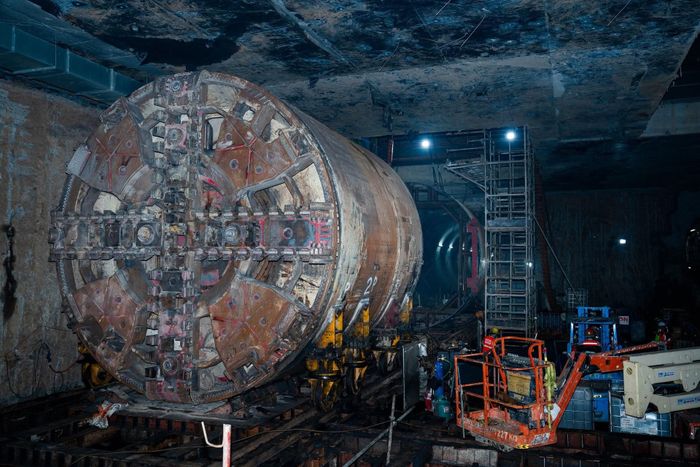 Công tác khoan hầm tuyến metro ngầm đoạn Nhổn - ga Hà Nội.
