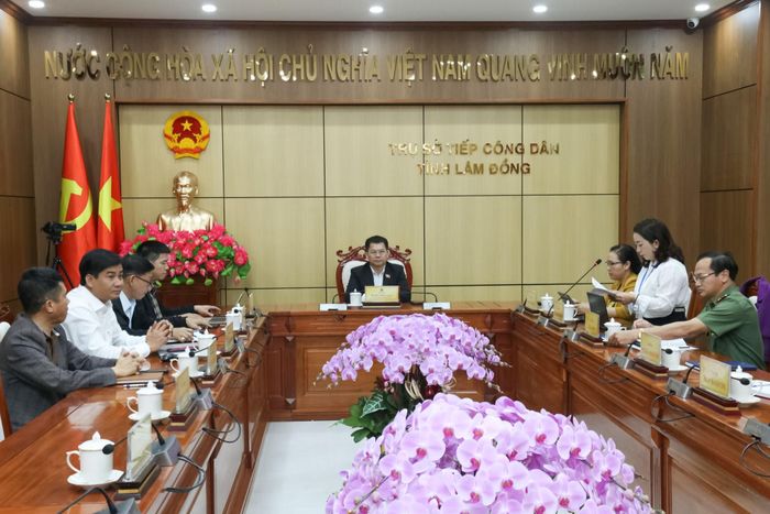 Quang cảnh buổi tiếp công dân