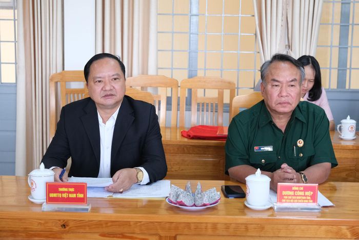 Các đại biểu dự buổi gặp mặt