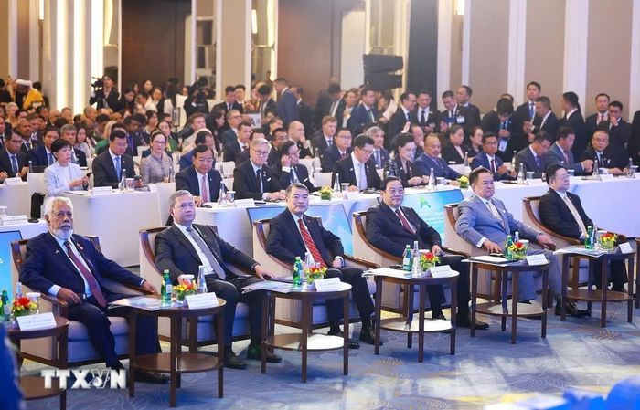 Thủ tướng Lê Minh Hưng cùng lãnh đạo các nước ASEAN tham dự phiên khai mạc (Ảnh: TTXVN)