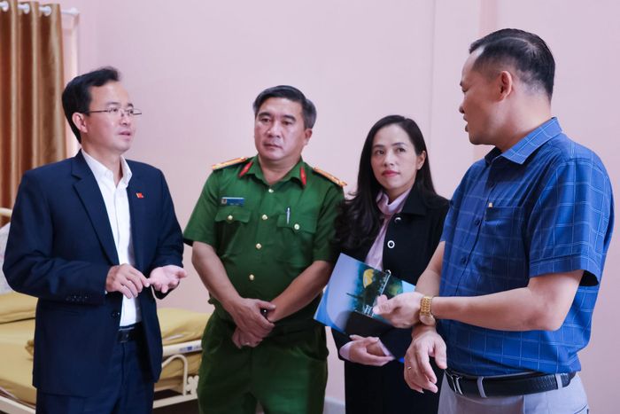 Lãnh đạo phường Xuân Hương - Đà Lạt đề nghị các giáo viên, cán bộ, nhân viên làm nhiệm vụ tại kỳ thi quan tâm, tạo điều kiện tốt nhất cho thí sinh thực hiện bài thi