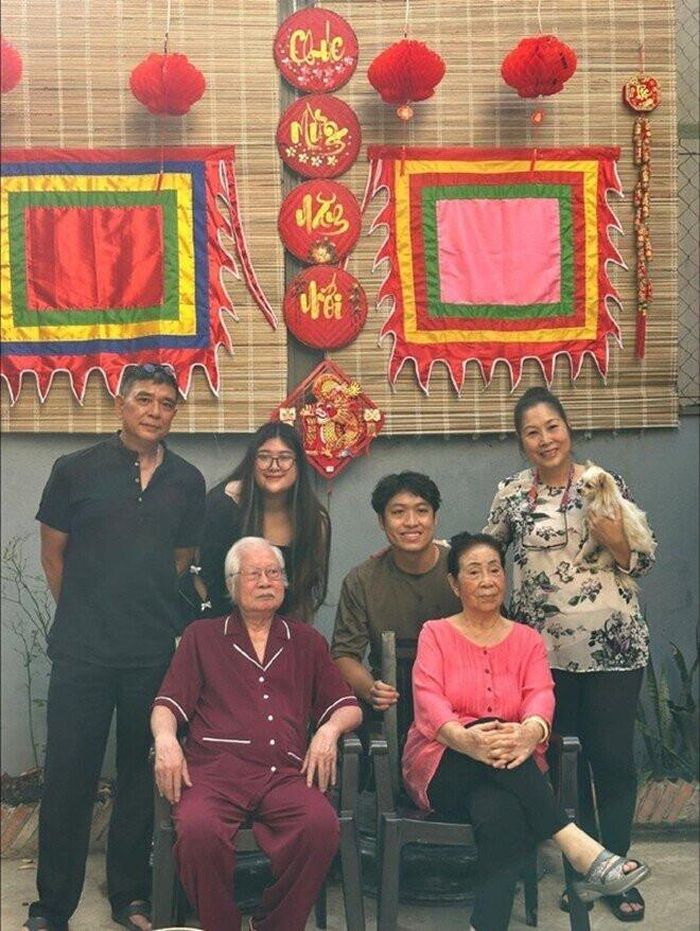 Tổ ấm của nghệ sĩ Hồng Vân nhận được nhiều sự ngưỡng mộ từ công chúng.