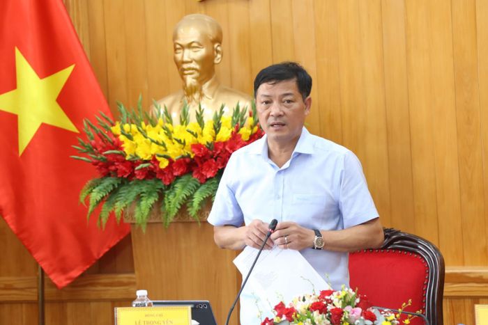 Ủy viên Ban Thường vụ Tỉnh ủy, Phó Chủ tịch Thường trực UBND tỉnh Lê Trọng Yên yêu cầu thành viên Tổ công tác số 1 phối hợp chặt chẽ, linh hoạt với các đơn vị, địa phương đẩy nhanh tiến độ tháo gỡ vướng mắc các dự án