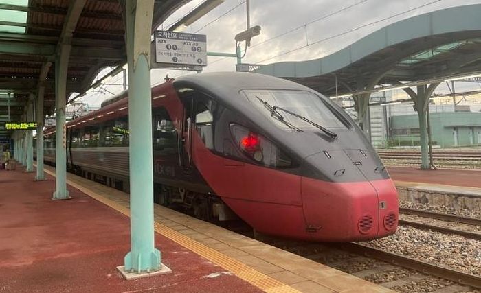 Tàu ITX ở Hàn Quốc có tốc độ khoảng 150-180km/h. (Ảnh: Anh Duy)