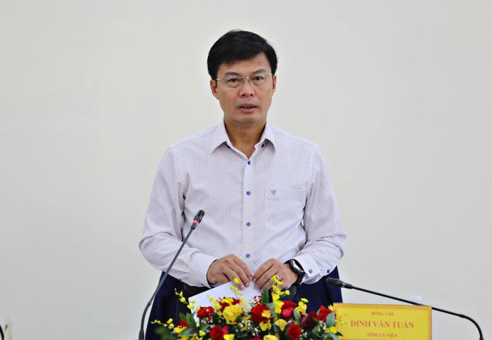 Phó Chủ tịch UBND tỉnh Đinh Văn Tuấn kết luận hội nghị