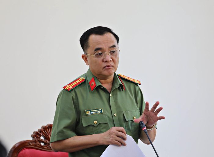 Đại tá Huỳnh Ngọc Liêm, Phó Giám đốc Công an tỉnh, thành viên thường trực Ban Chỉ đạo đề nghị đại biểu tập trung làm rõ những tồn tại hạn chế, đề xuất giải pháp nhằm nâng cao hiệu quả công tác trong thời gian tới