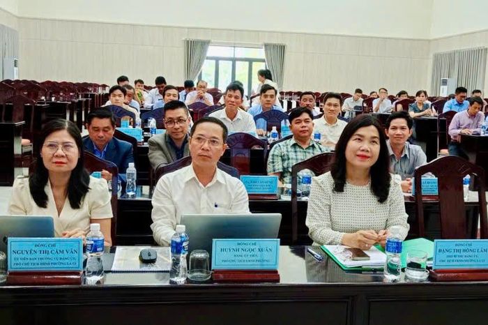 Lãnh đạo phường La Gi tham dự hội thảo