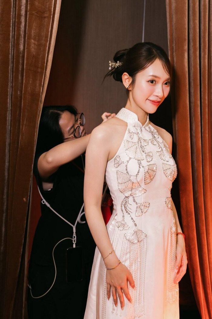 Từ hot girl được mệnh danh con nhà người ta, cô đã có chỗ đứng vững trong sự nghiệp.