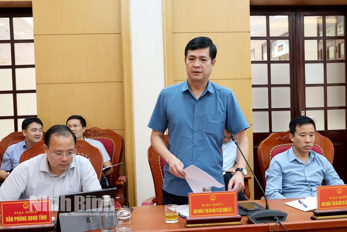 Đại diện lãnh đạo Ban Quản lý dự án đầu tư xây dựng số 1 phát biểu tại hội nghị.