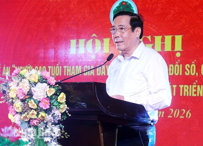 Đồng chí Nguyễn Thanh Bình, nguyên Ủy viên Trung ương Đảng, Phó Chủ tịch Ủy ban Quốc gia về NCT, Chủ tịch Hội NCT Việt Nam phát biểu tại hội nghị.