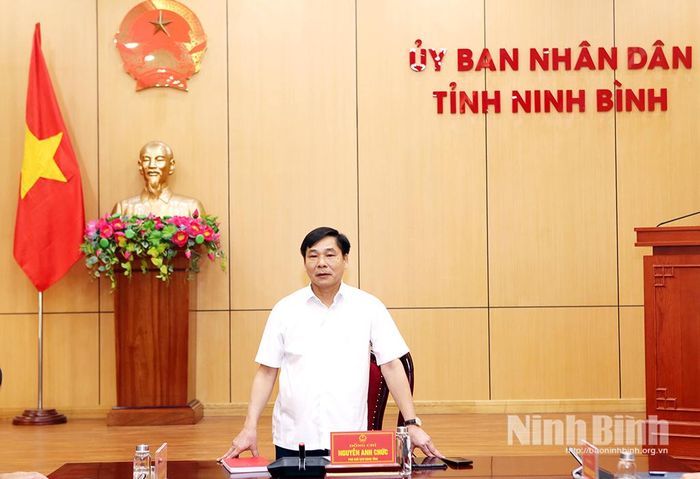 Đồng chí Nguyễn Anh Chức, Ủy viên Ban Thường vụ Tỉnh ủy, Phó Chủ tịch UBND tỉnh phát biểu chỉ đạo tại hội nghị.