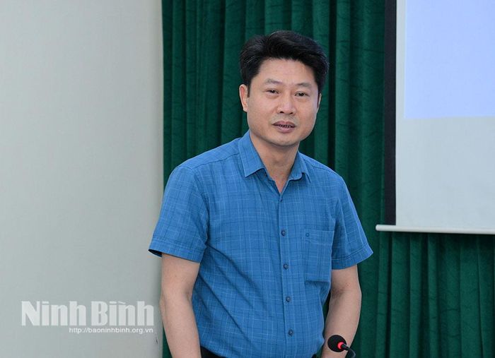 Đại diện lãnh đạo Công ty Cổ phần Nhiệt điện Ninh Bình phát biểu tại hội nghị.