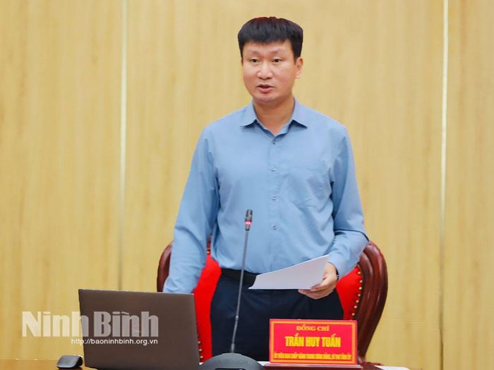 Đồng chí Trần Huy Tuấn, Ủy viên Trung ương Đảng, Bí thư Tỉnh ủy phát biểu kết luận hội nghị.
