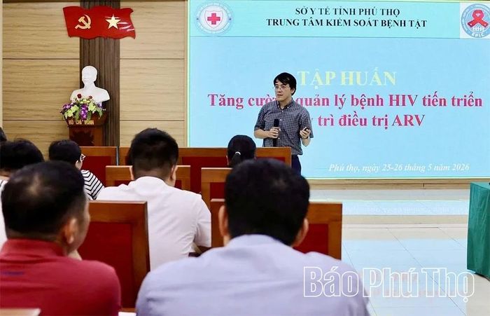 Trung tâm Kiểm soát bệnh tật tỉnh tăng cường tập huấn chuyên môn về quản lý bệnh HIV tiến triển và duy trì điều trị ARV.