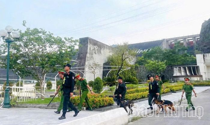 Lực lượng an ninh thường xuyên tổ chức tuần tra, kiểm soát các khu vực trọng yếu tại công trình.