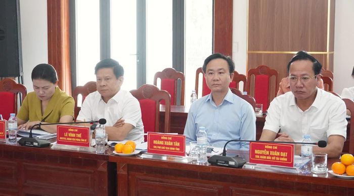 Đại biểu tham dự buổi làm việc - Ảnh: Q.V