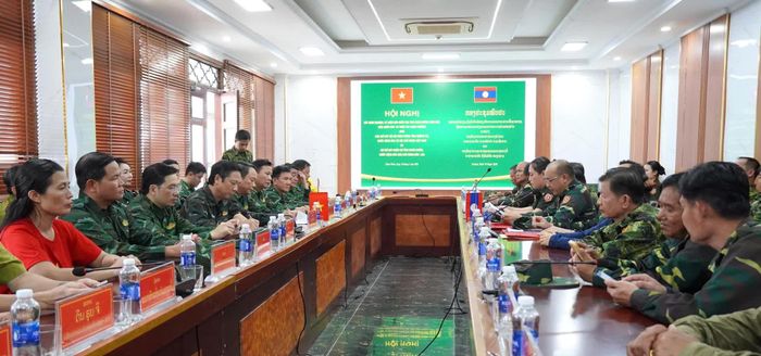Quang cảnh hội nghị rút kinh nghiệm sau buổi tuần tra song phương - Ảnh: C.H