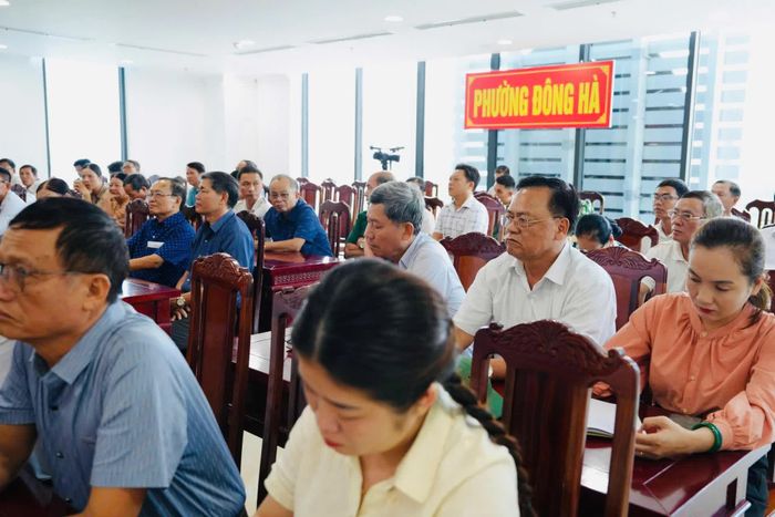 Quang cảnh buổi tiếp xúc cử tri tại phường Đông Hà - Ảnh: Mỹ Nhị