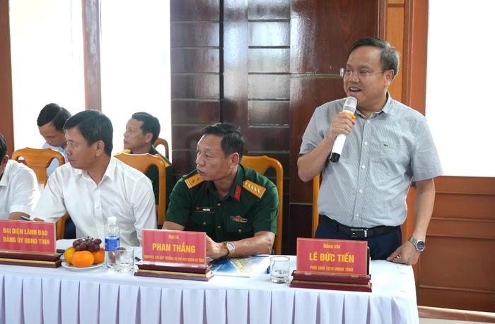 Đồng chí Lê Đức Tiến, Phó Chủ tịch UBND tỉnh phát biểu tại cuộc họp - Ảnh: T.Đ