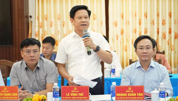 Đồng chí Lê Vĩnh Thế, Chánh Văn phòng Tỉnh ủy phát biểu tại buổi làm việc - Ảnh: Q.V