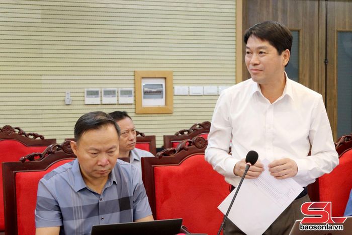 Lãnh đạo phường Tô Hiệu phát biểu tại buổi làm việc.