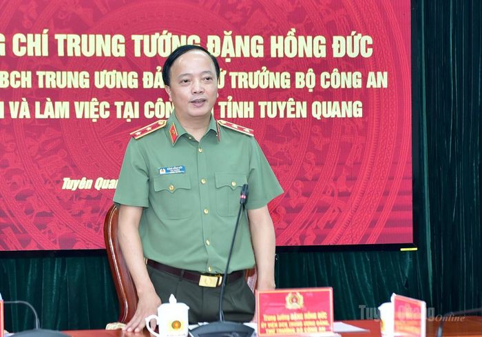 Thứ trưởng Bộ Công an Trung tướng Đặng Hồng Đức phát biểu kết luận buổi làm việc.