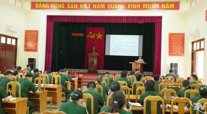 Quang cảnh buổi tập huấn.