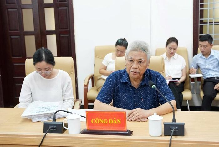 Công dân nêu kiến nghị tại buổi tiếp 