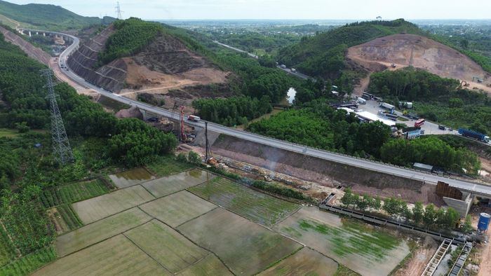 Dự án được khởi công ngày 19/12/2025 với thời gian thực hiện 12 tháng, dự kiến hoàn thành trong tháng 12/2026.