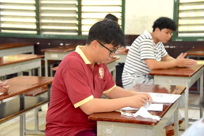 Thí sinh kiểm tra thông tin cá nhân và số báo danh trước ngày thi chính thức.