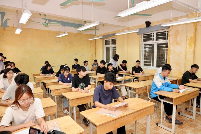 Thí sinh tại điểm thi Trường THPT Nguyễn Du - Thanh Oai (xã Dân Hòa, TP Hà Nội) đã sẵn sàng bước vào Kỳ thi tốt nghiệp THPT năm 2026.