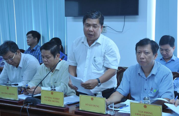 Ông La Trọng Kỳ, Phó giám đốc Sở Nông nghiệp và Môi trường TP Cần Thơ phát biểu khó khăn thu gom rác trên địa bàn.